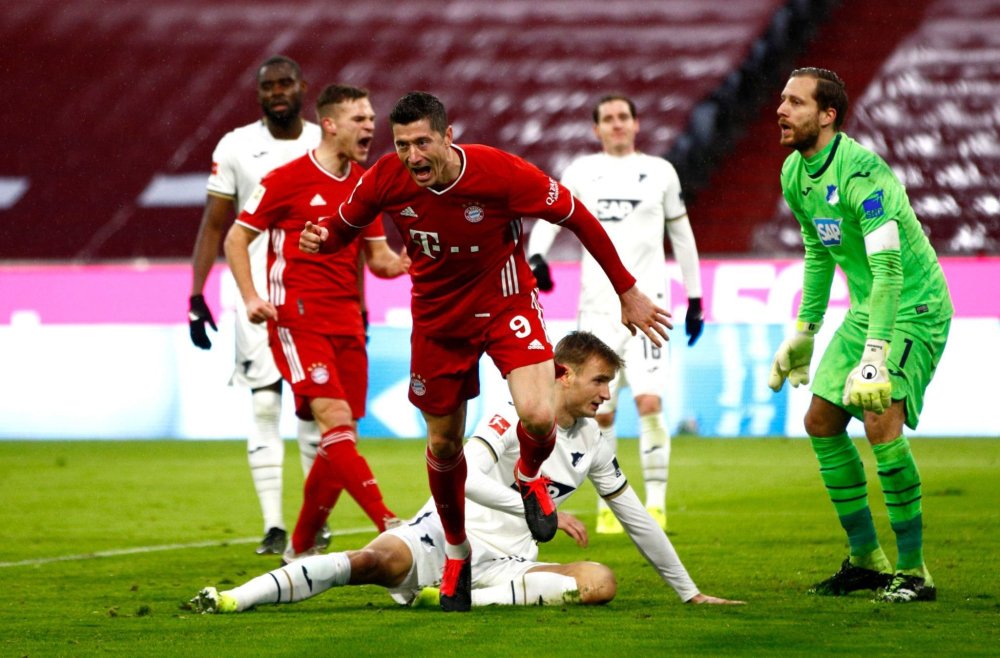 韩国强势瑞士，莱万三分雨点燃全场的简单介绍