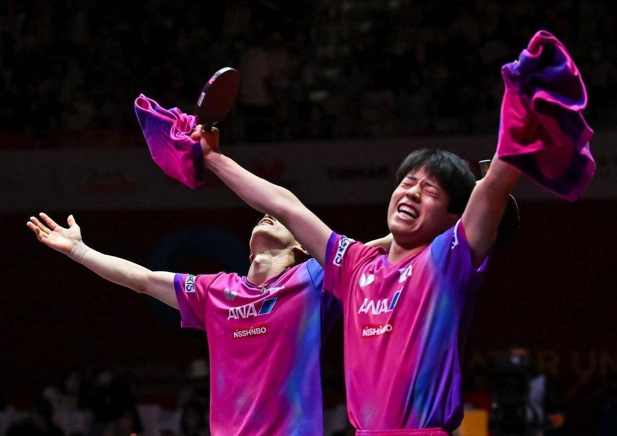 包含瑞典乒乓球队爆冷法国乒乓球队，水谷隼完成帽子戏法的词条