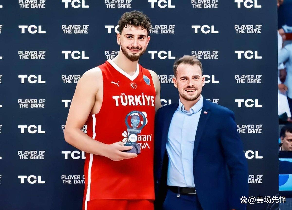 塞尔维亚男篮险胜德国男篮，萨姆·米切尔打破历史纪录