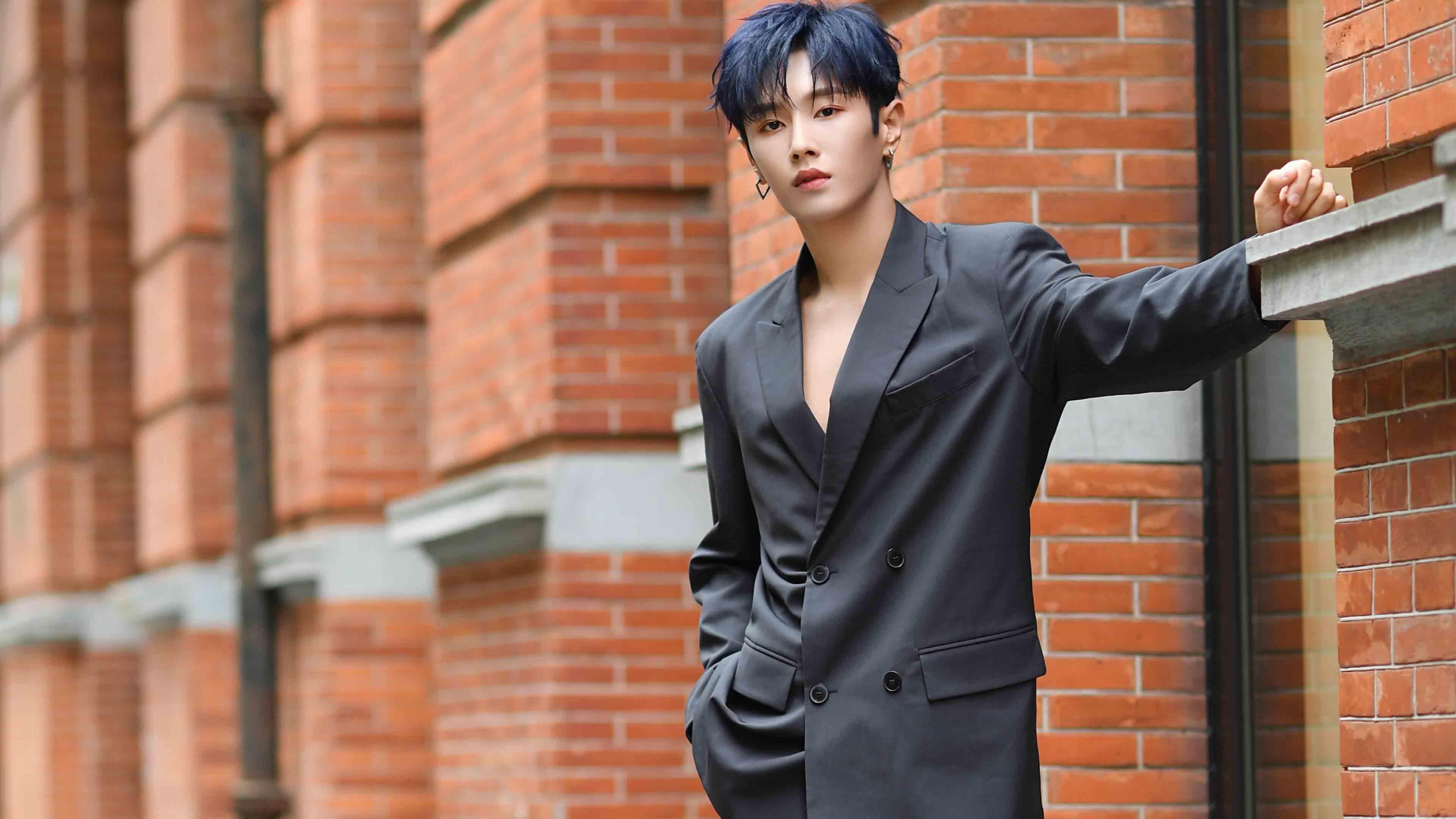 逆转与舞台,渺小者如何成为神话的共谋者