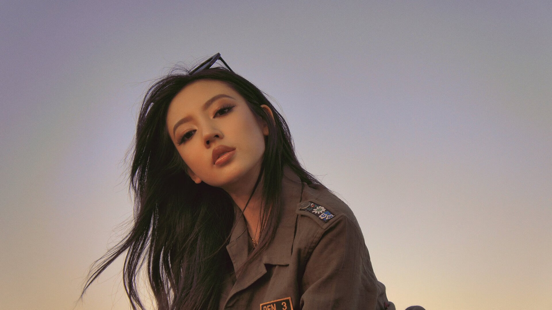 闪电撕碎南粤天幕,当福克斯以雷霆之姿让深圳防线沦为背景